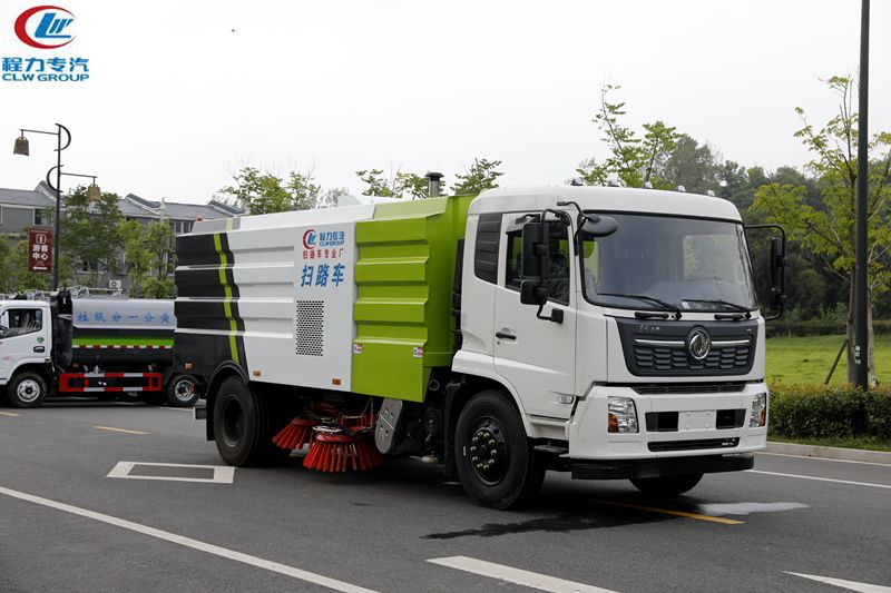 天錦高配掃路車