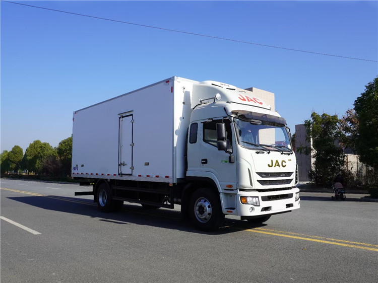 國(guó)六 江淮帥鈴Q9(6.8米冷藏車)