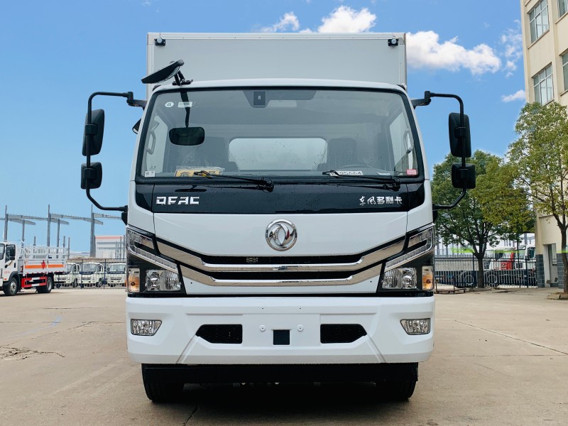 東風多利卡5.2米爆破器材運輸車