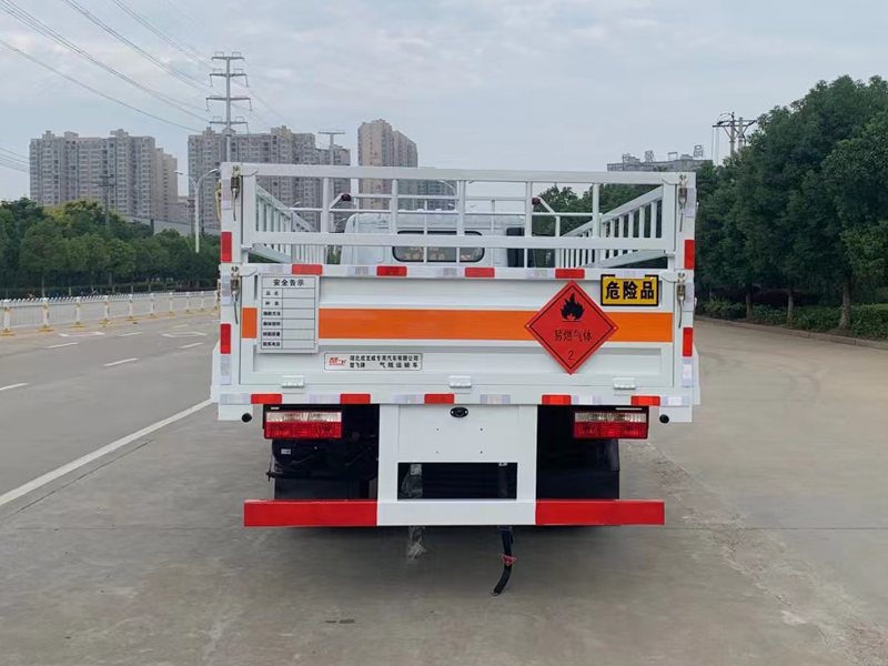 東風5.2米氣瓶運輸車