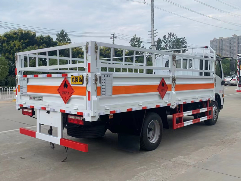 東風5.2米氣瓶運輸車