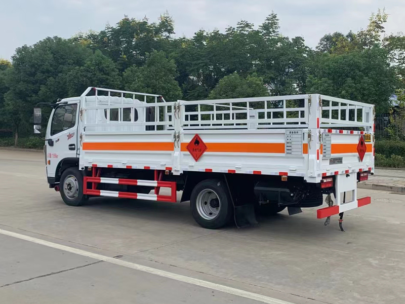 東風5.2米氣瓶運輸車