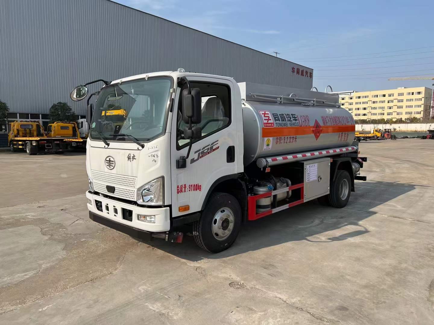 解放J6F 5噸油罐車