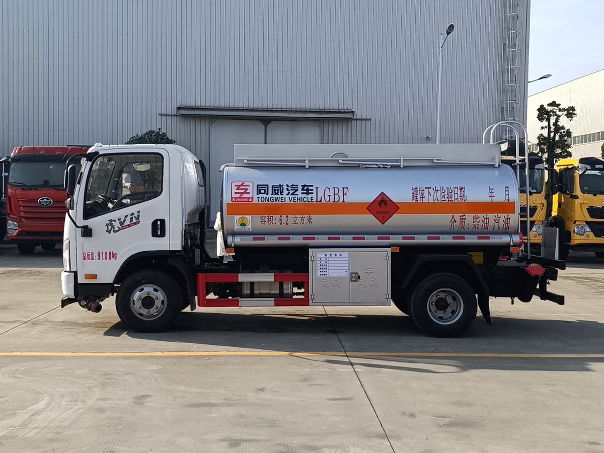 解放虎VN5噸油罐車