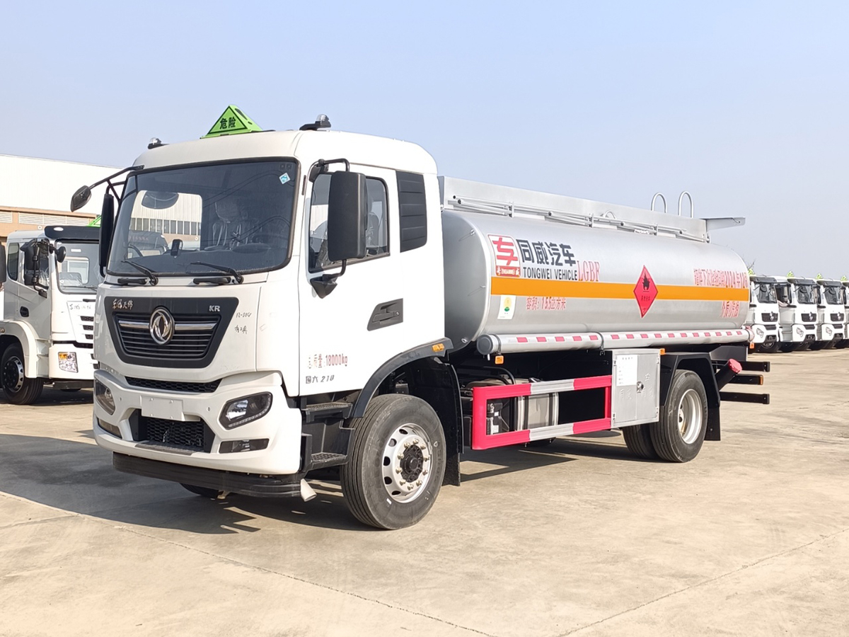 東風天錦12噸油罐車