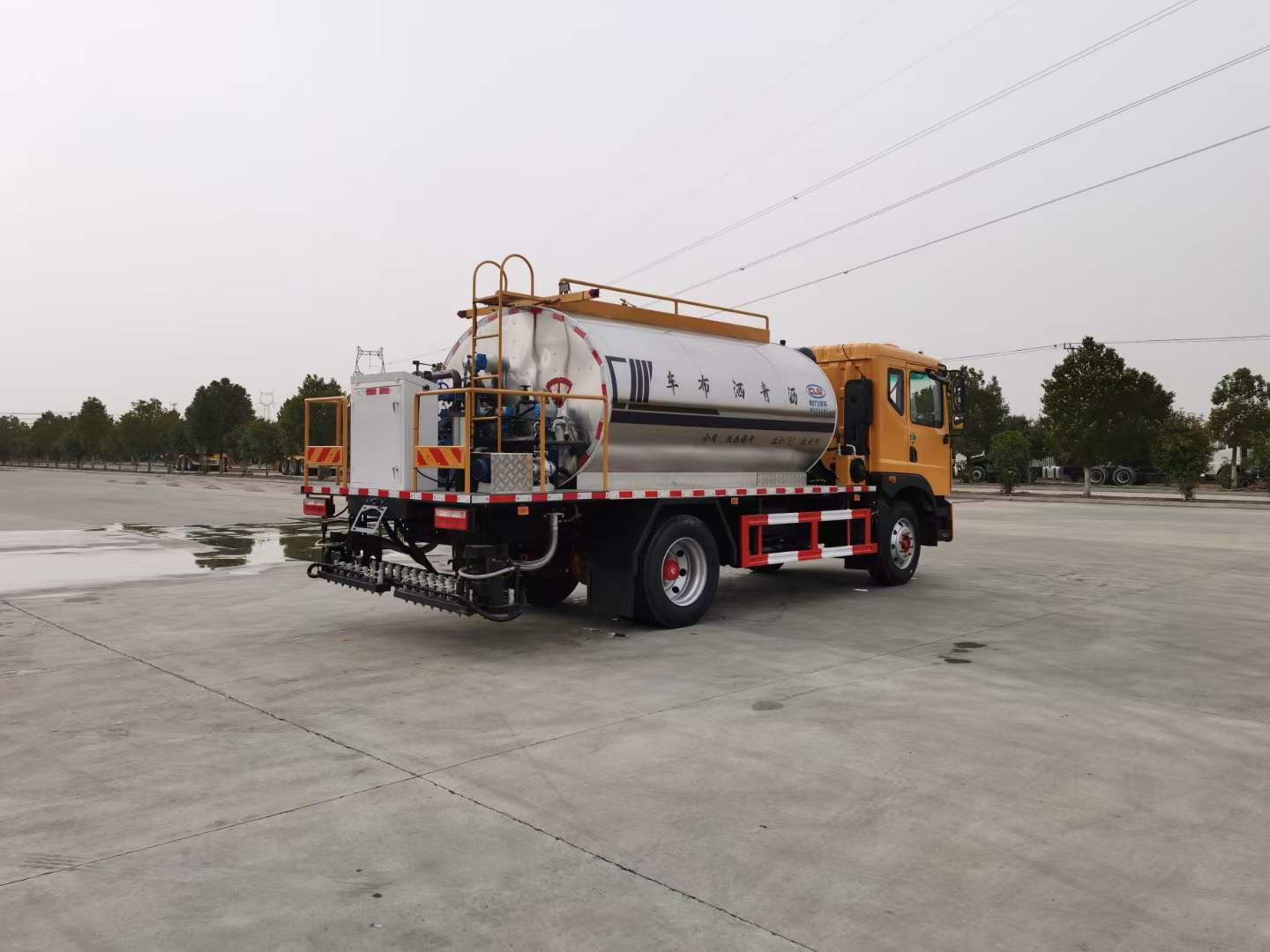 黃牌 東風D9瀝青灑布車