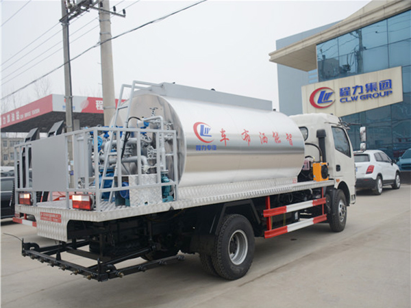 6立方乳化瀝青專用款灑布車