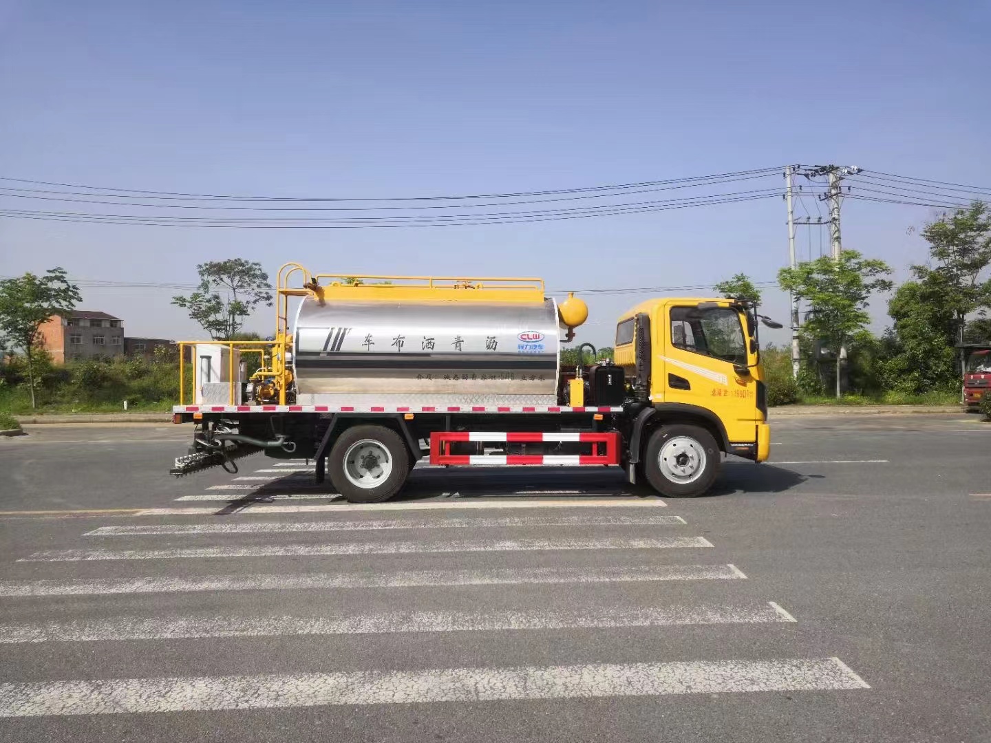 黃牌 東風華神T3瀝青灑布車